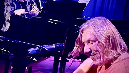 „Calling Mr. Vain“ – Nosie Katzmann und Daniel Helfrich unplugged im thalhaus Theater Wiesbaden
