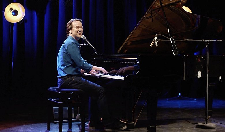 Rainer Bielfeldt – Nicht allein Ein herzwärmender Abend für die kalten Tage im thalhaus Theater Wiesbaden