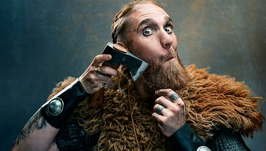 Lennard Rosar – Schildmaid im thalhaus Theater Wiesbaden