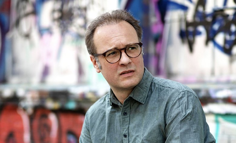 René Sydow – Sie dürfen sich wieder setzen im thalhaus Theater Wiesbaden